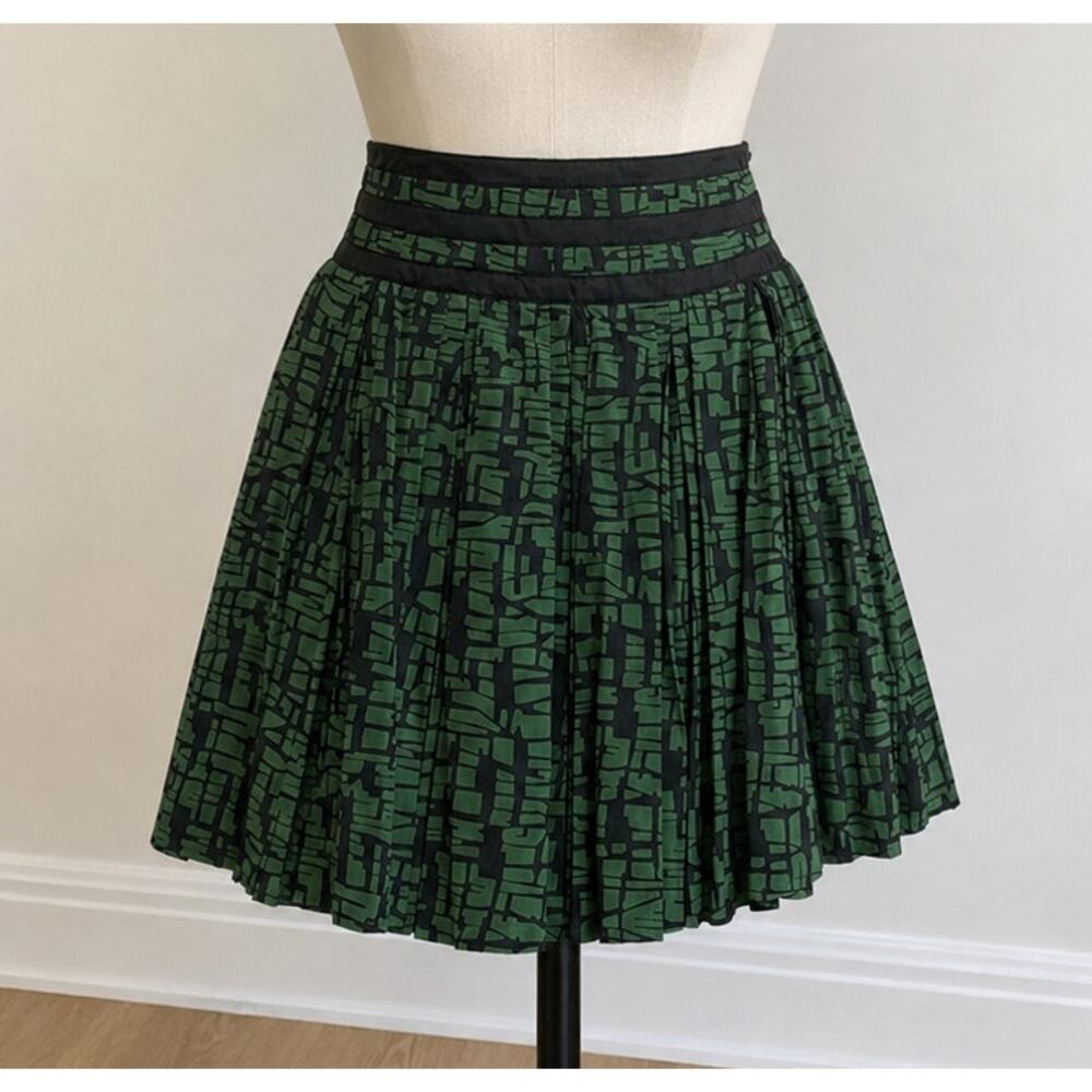 French Connection Silk Cotton Pleated Skirt Size 2 Green Black Graphic Print